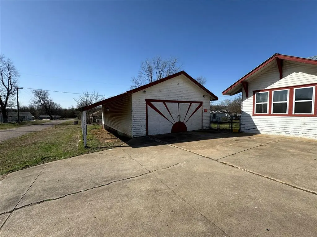 Photo 26 — 220 W 3rd Street, Konawa, OK 74849