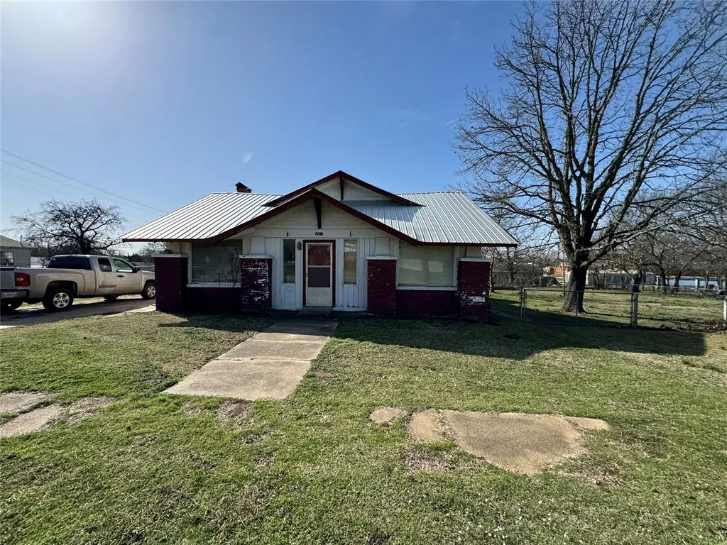 Photo 43 — 220 W 3rd Street, Konawa, OK 74849
