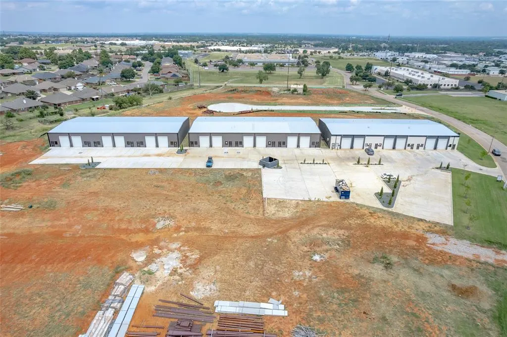Photo 5 — 8101 Silver Crossing 230/250, Oklahoma City, OK 73132