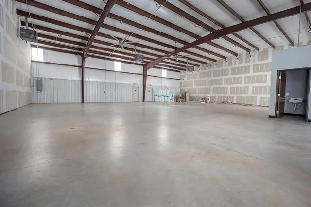 Photo 8 — 8101 Silver Crossing 230/250, Oklahoma City, OK 73132
