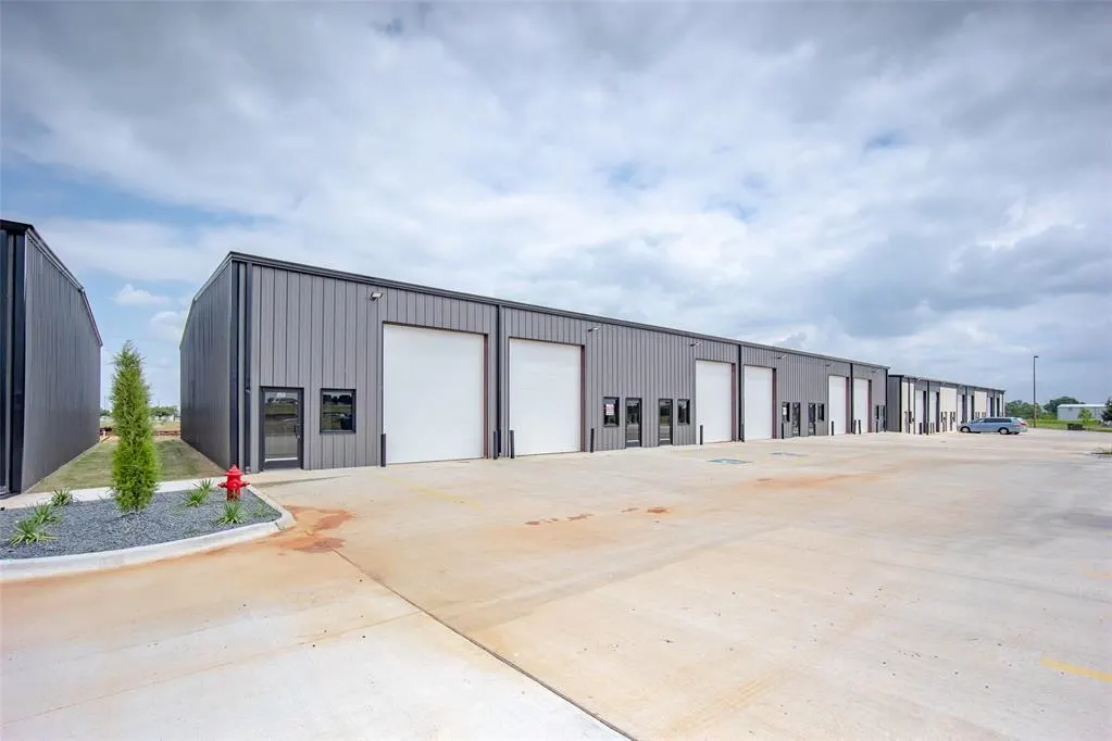 Photo 16 — 8101 Silver Crossing 230/250, Oklahoma City, OK 73132