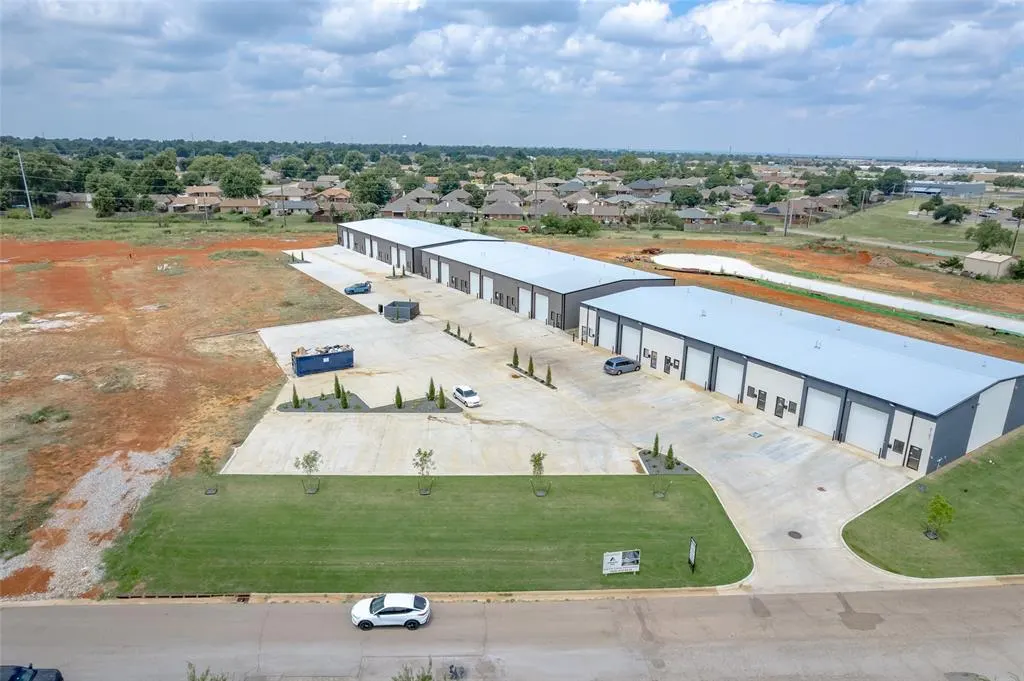 Photo 19 — 8101 Silver Crossing 230/250, Oklahoma City, OK 73132
