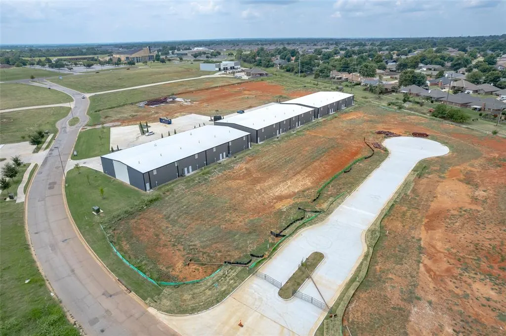 Photo 24 — 8101 Silver Crossing 230/250, Oklahoma City, OK 73132