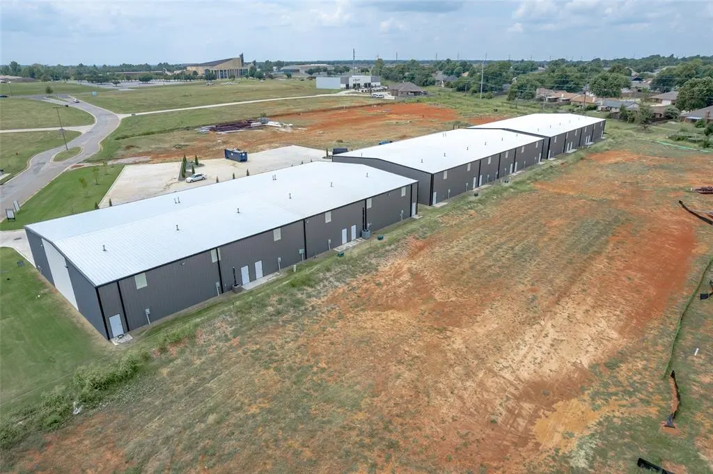 Photo 25 — 8101 Silver Crossing 230/250, Oklahoma City, OK 73132