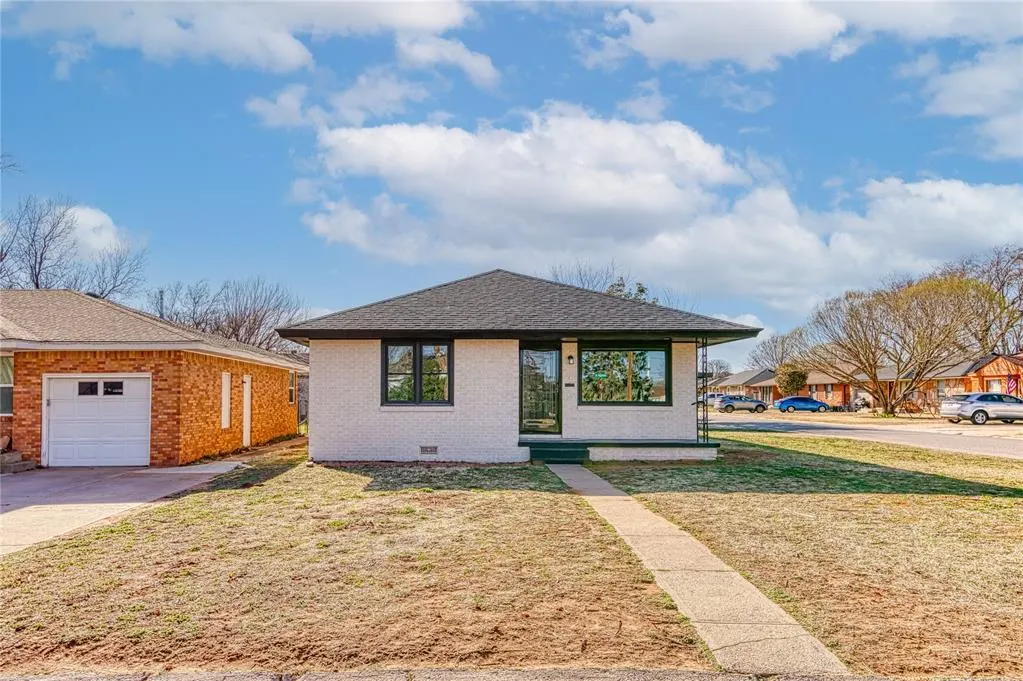Photo 2 — 1123 Bedford Drive, Elk City, OK 73644