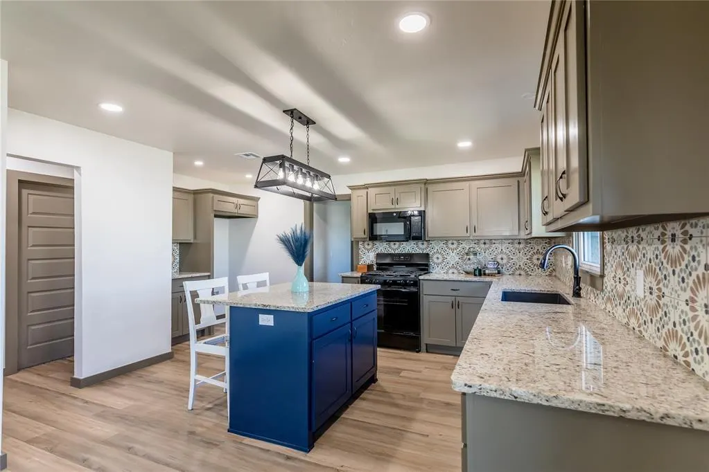 Photo 4 — 1123 Bedford Drive, Elk City, OK 73644