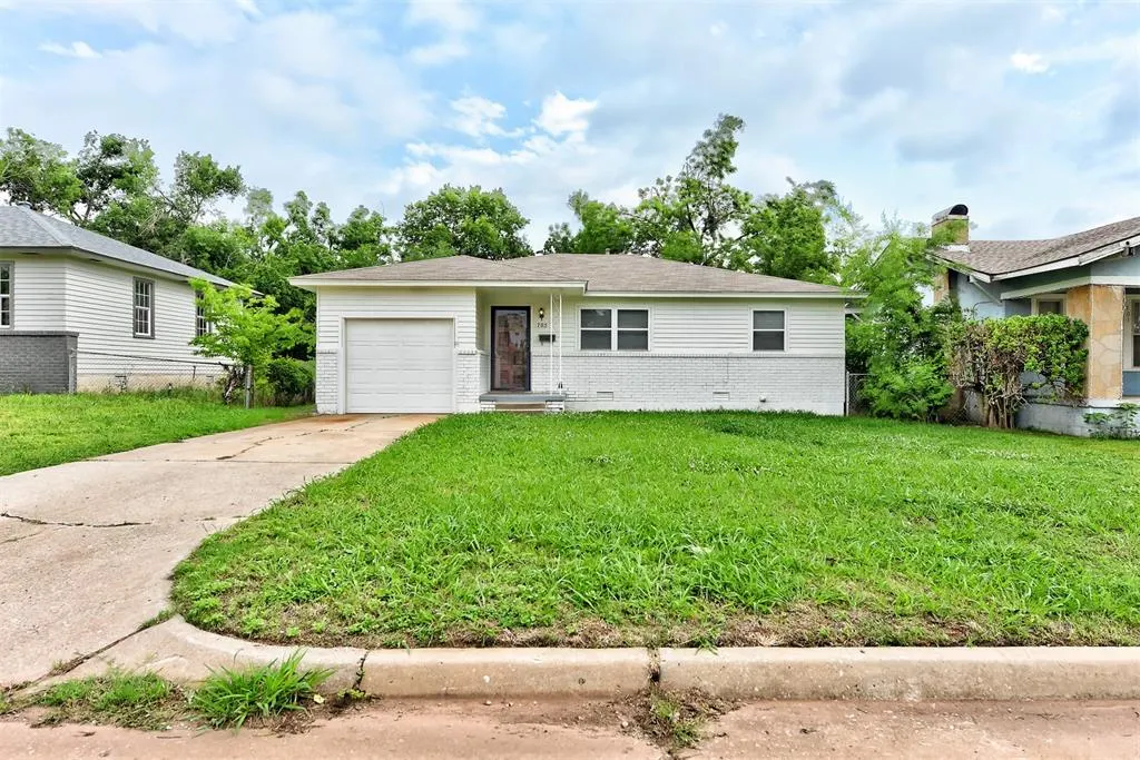 Photo 4 — 705 NW 89th Street, Oklahoma City, OK 73114