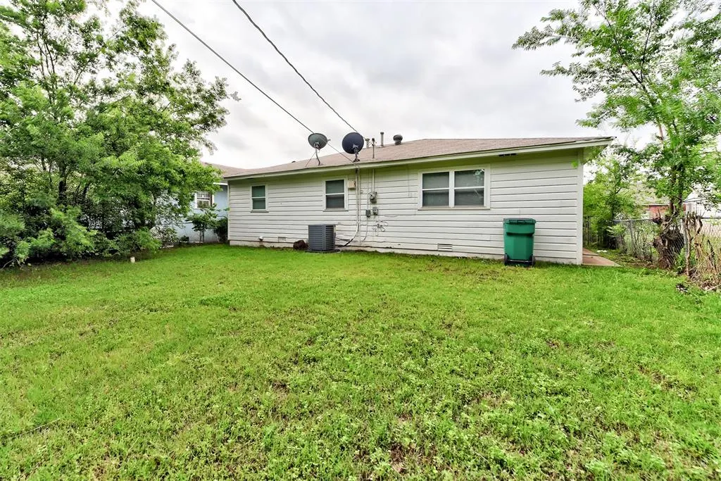 Photo 33 — 705 NW 89th Street, Oklahoma City, OK 73114