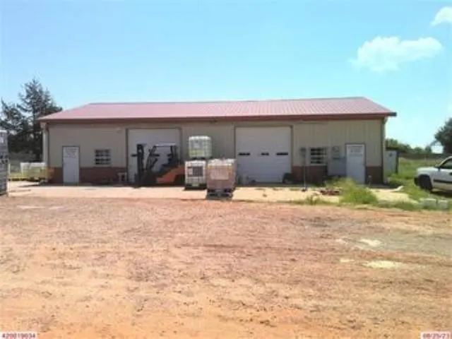 Photo 2 — 13297 W Cooksey Road, Crescent, OK 73028