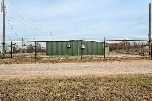 Photo 3 — 14201 Green Meadows Road, Noble, OK 73068