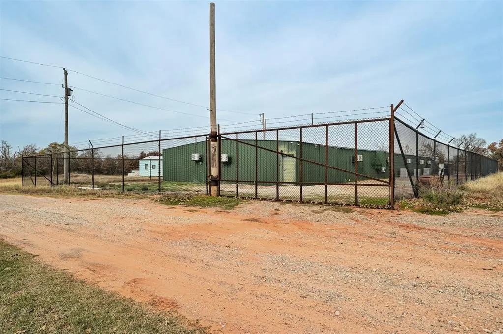 Photo 4 — 14201 Green Meadows Road, Noble, OK 73068