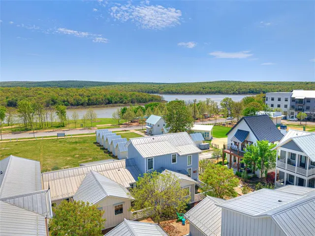 Photo 2 — 29 Boardwalk F, Carlton Landing, OK 74432