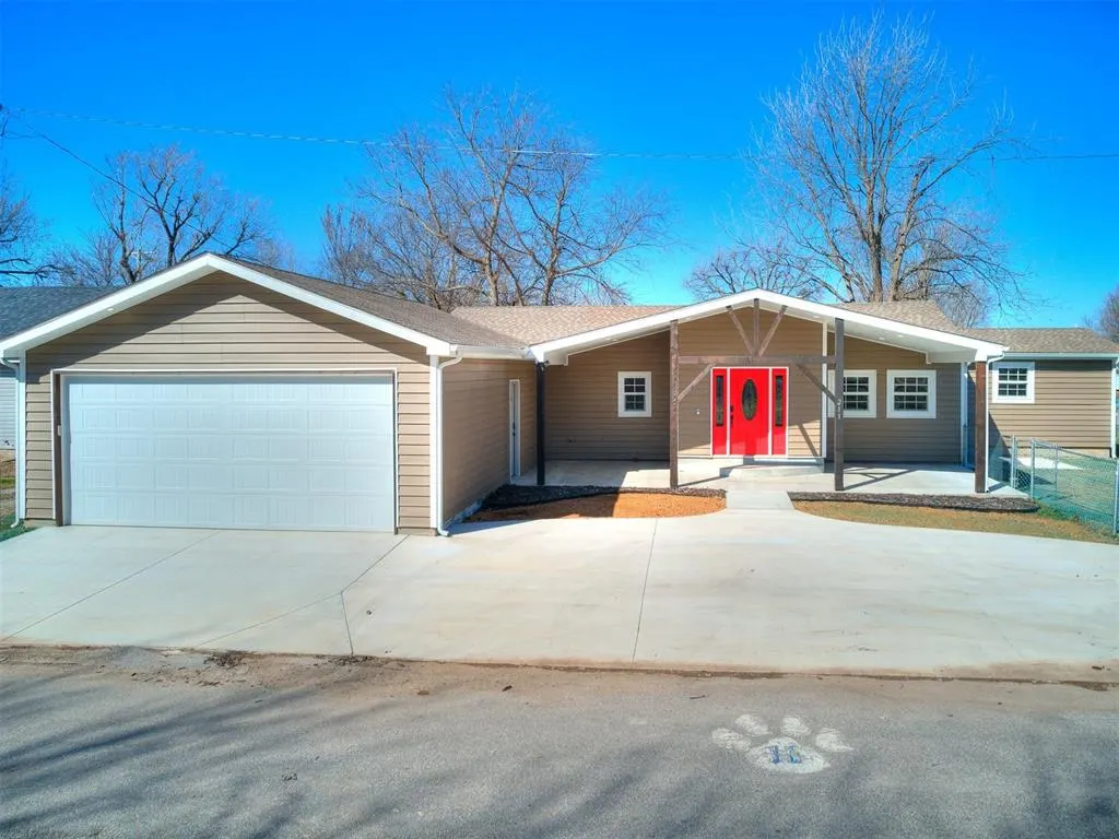 Photo 32 — 211 NW 6th Street, Minco, OK 73059