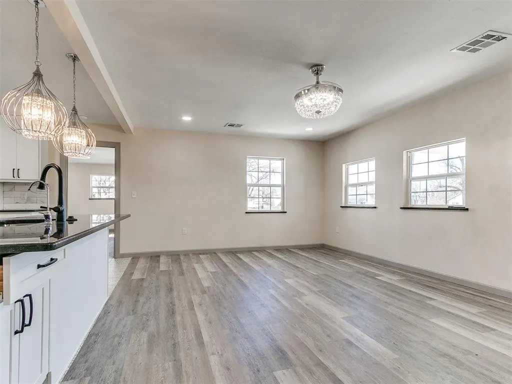 Photo 6 — 211 NW 6th Street, Minco, OK 73059