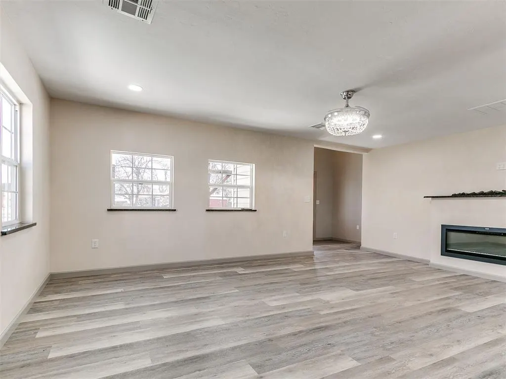 Photo 12 — 211 NW 6th Street, Minco, OK 73059
