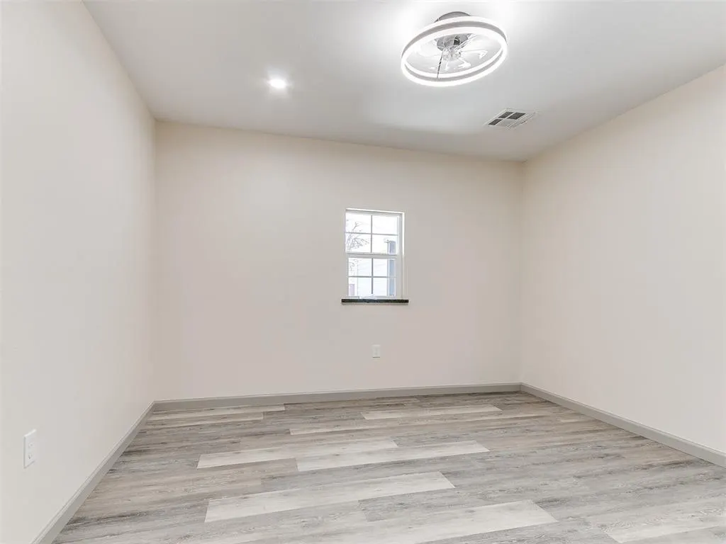 Photo 21 — 211 NW 6th Street, Minco, OK 73059