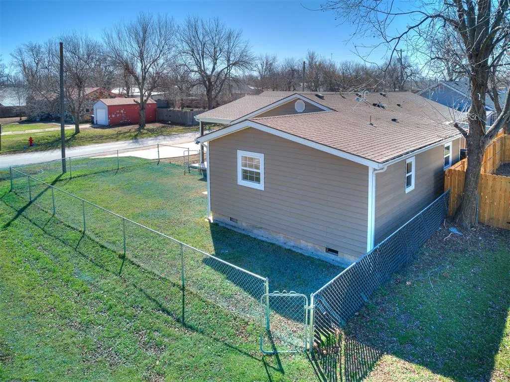 Photo 41 — 211 NW 6th Street, Minco, OK 73059