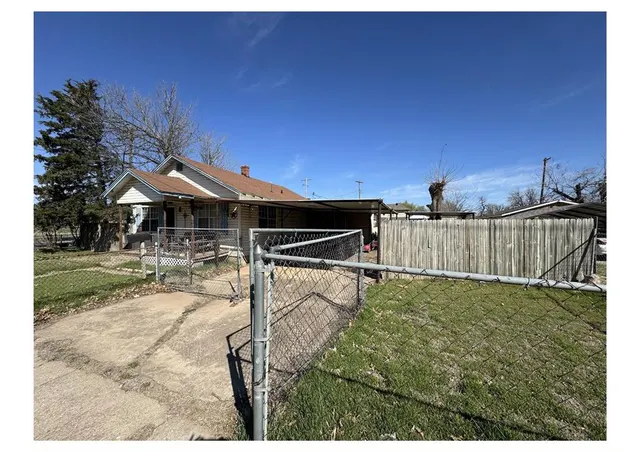 Photo 4 — 501 SE 15th Street, Oklahoma City, OK 73129