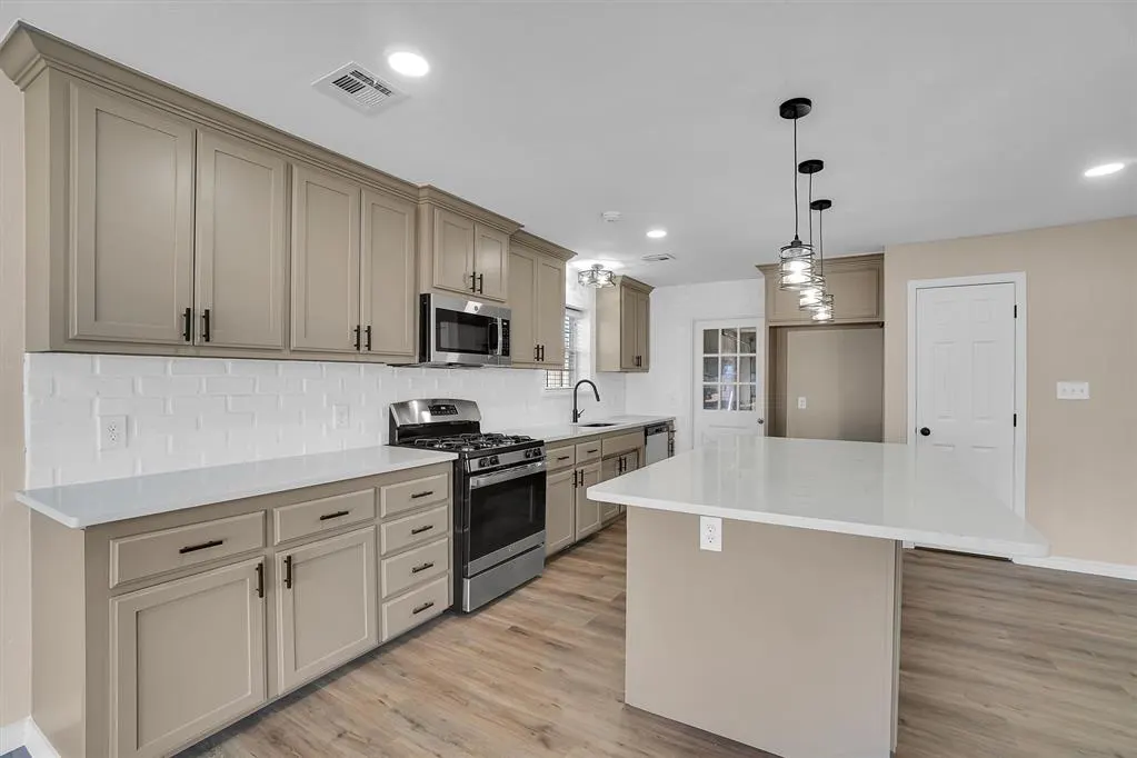 Photo 15 — 703 Comanche Trail, Altus, OK 73521