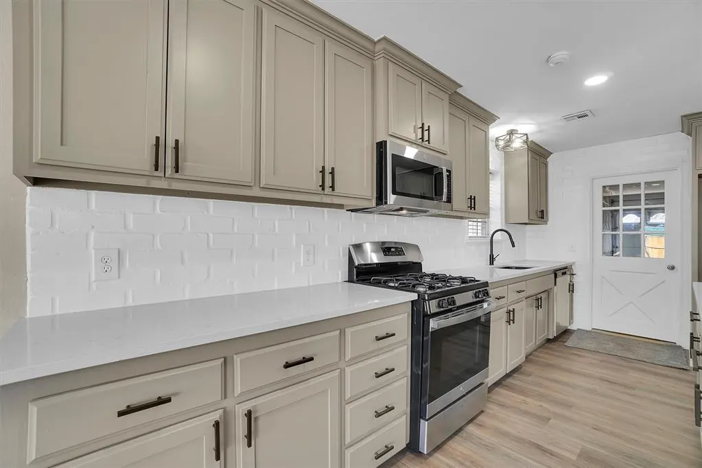 Photo 16 — 703 Comanche Trail, Altus, OK 73521