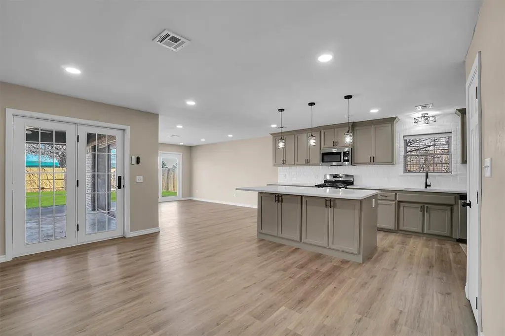 Photo 5 — 703 Comanche Trail, Altus, OK 73521