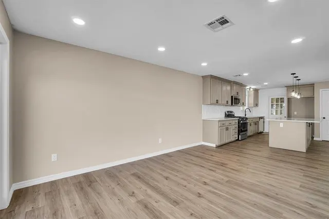 Photo 8 — 703 Comanche Trail, Altus, OK 73521