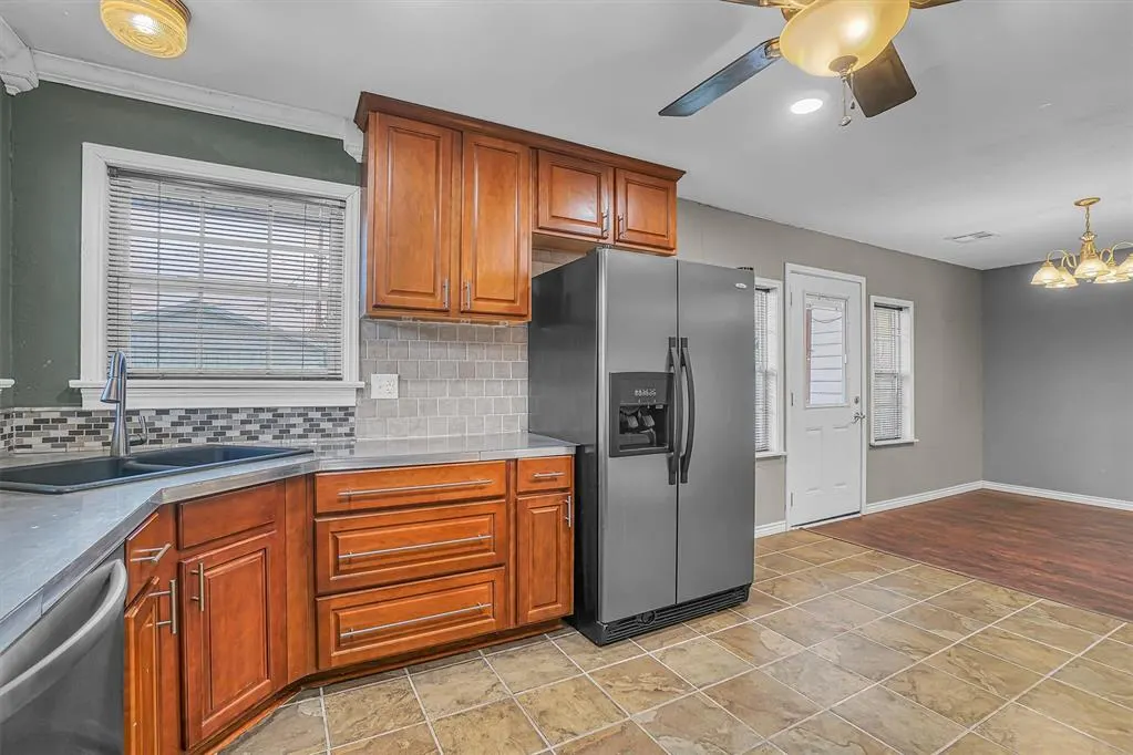 Photo 12 — 1724 N Lee Street, Altus, OK 73521