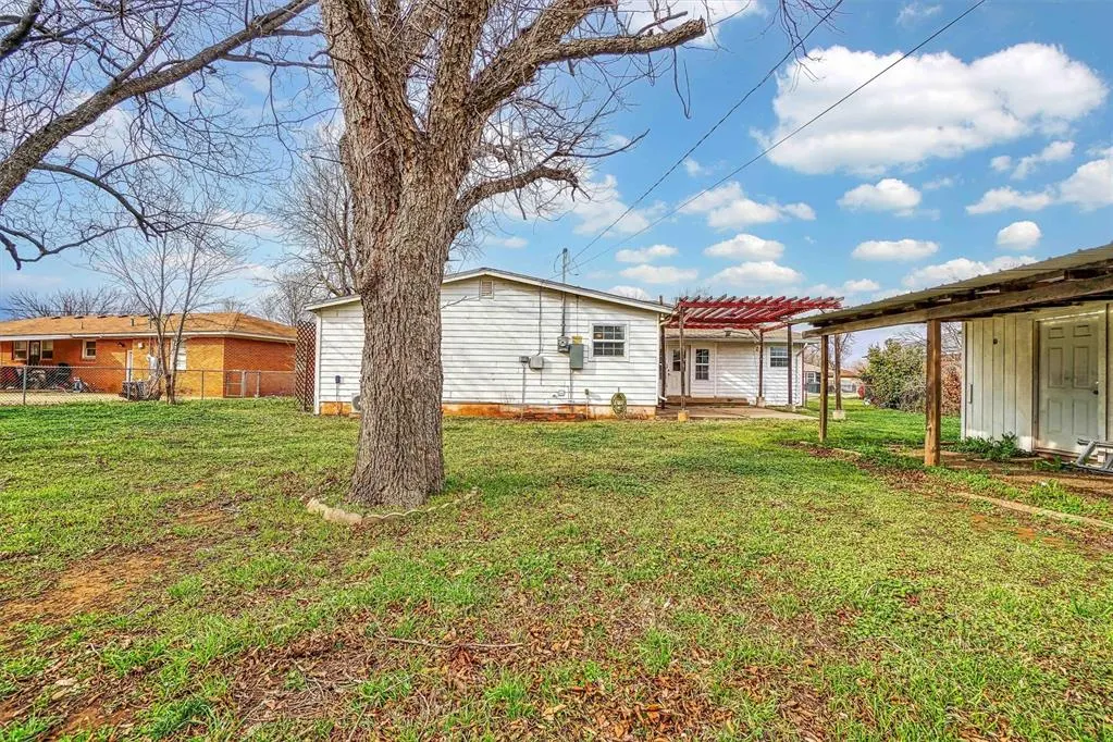 Photo 29 — 1724 N Lee Street, Altus, OK 73521