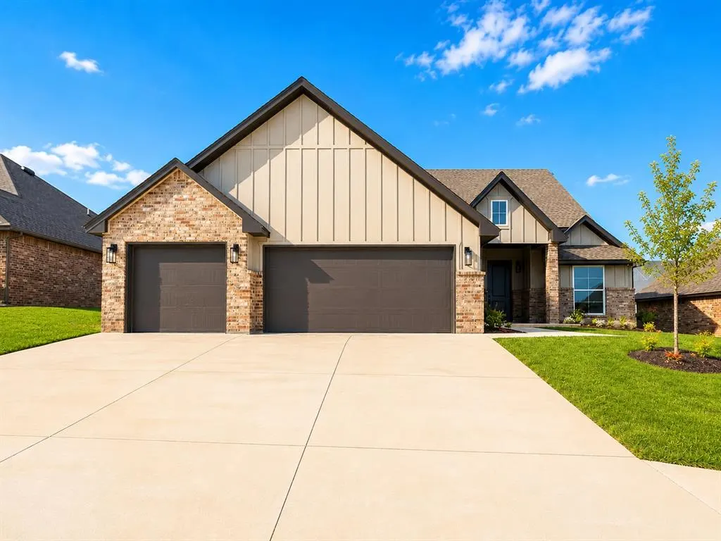 Front exterior — 11620 NW 103rd Street, Yukon, OK 73099