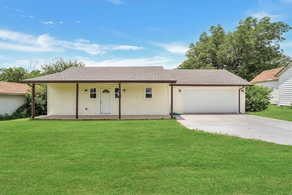 Front exterior — 311 N 7th Street, Sayre, OK 73662