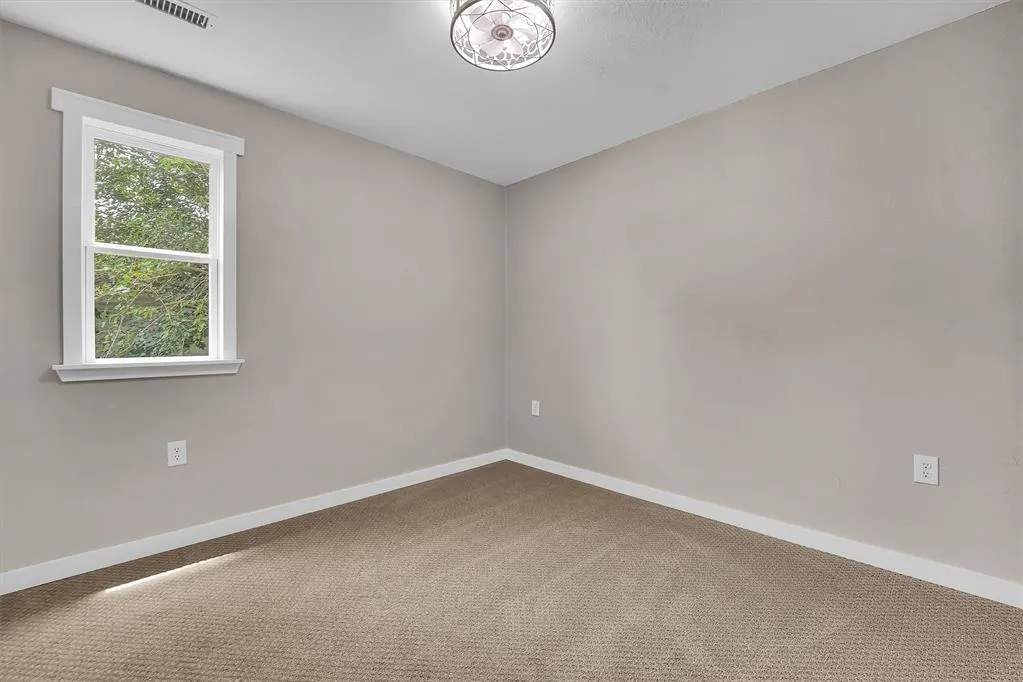 Photo 18 — 311 N 7th Street, Sayre, OK 73662