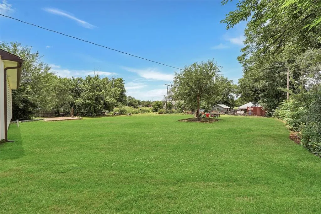 Photo 35 — 311 N 7th Street, Sayre, OK 73662