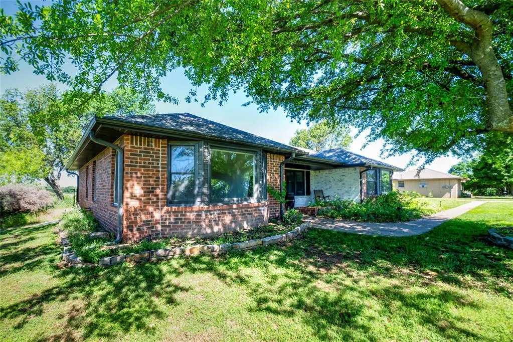Photo 4 — 524 N 9th Avenue, Stroud, OK 74079