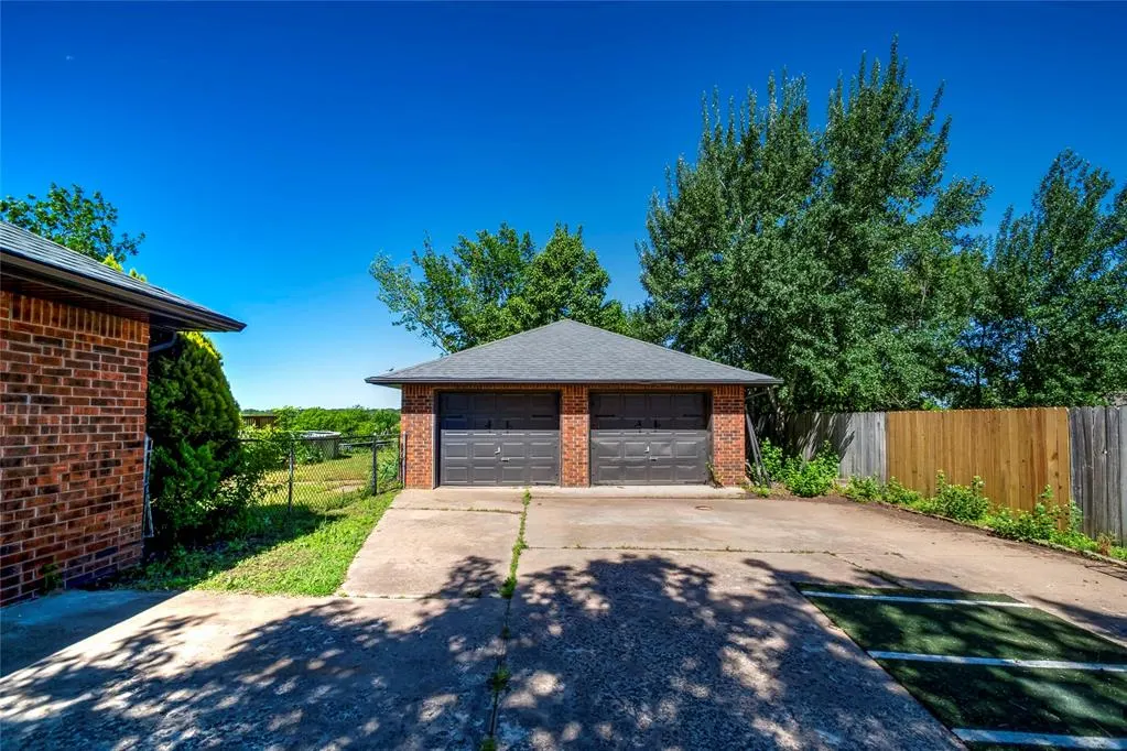 Photo 6 — 524 N 9th Avenue, Stroud, OK 74079
