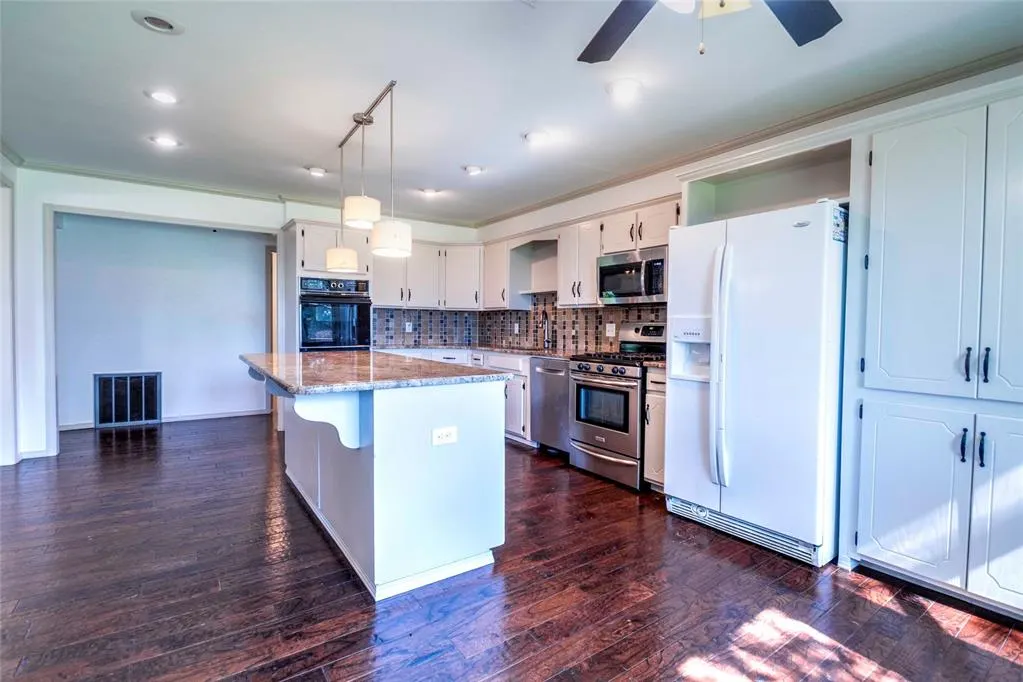 Photo 11 — 524 N 9th Avenue, Stroud, OK 74079