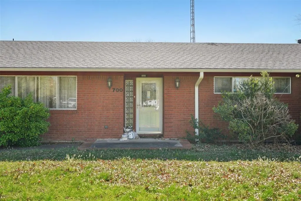 Photo 4 — 700 S Oliphant Street, Holdenville, OK 74848