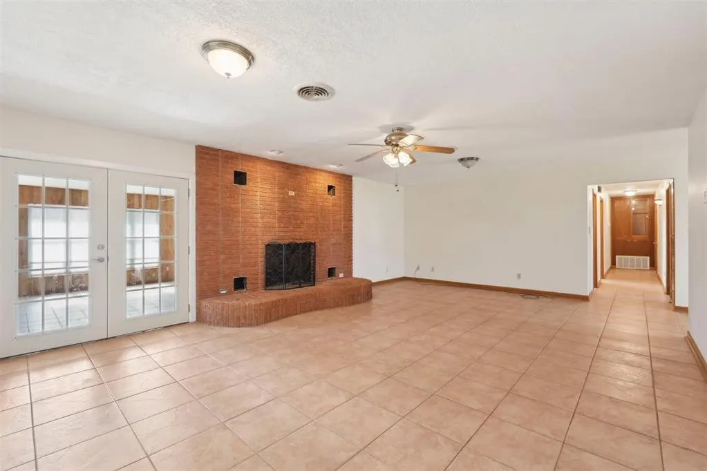 Photo 8 — 700 S Oliphant Street, Holdenville, OK 74848