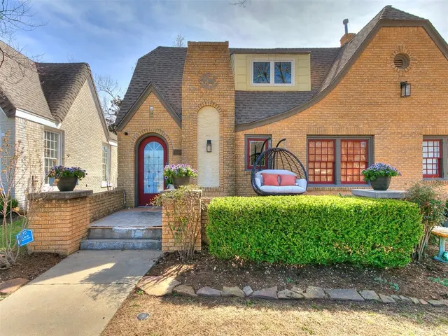 Photo 2 — 212 NW 32nd Street, Oklahoma City, OK 73118