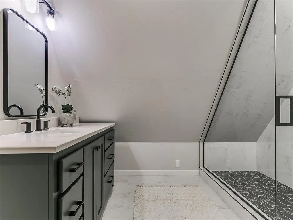 Photo 20 — 212 NW 32nd Street, Oklahoma City, OK 73118