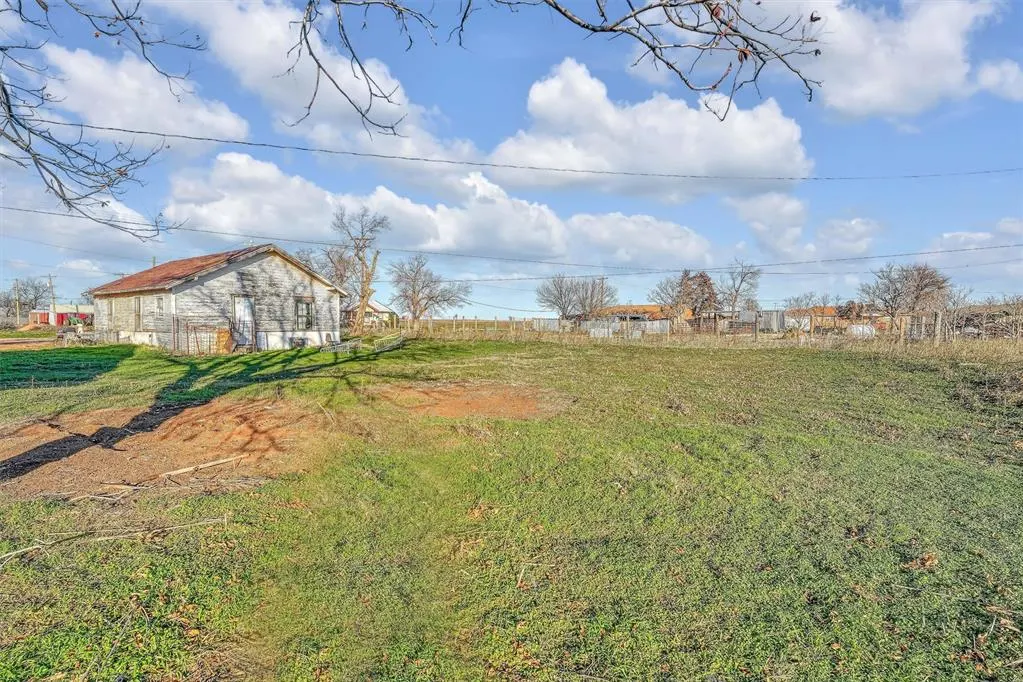 Photo 22 — 214 W Dorothy Street, Hollis, OK 73550