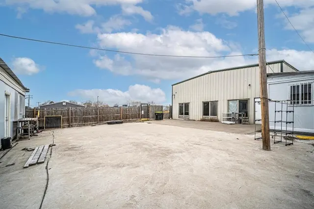 Front exterior — 1333 W 1st Street, Wewoka, OK 74884