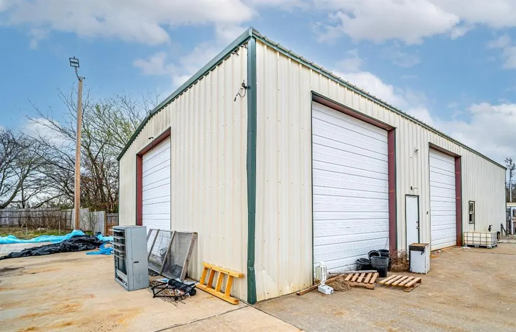 Photo 9 — 1333 W 1st Street, Wewoka, OK 74884