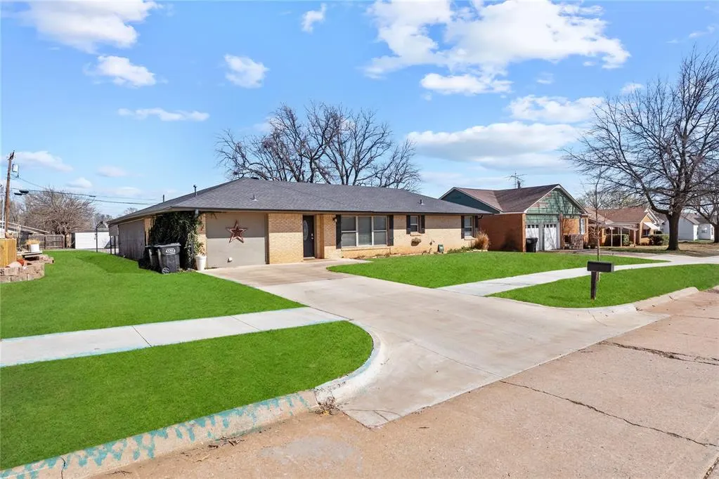 Photo 36 — 613 N Main Street, Thomas, OK 73669