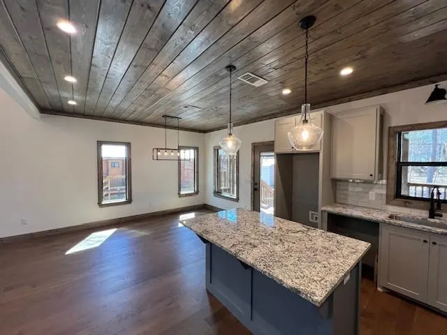 Photo 3 — 24 Lionfish Road, Broken Bow, OK 74728