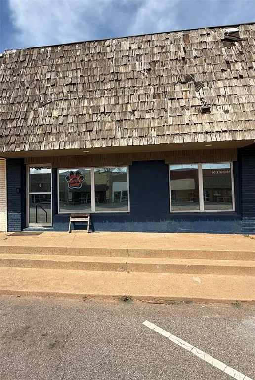 Front exterior — 207 W Main Street, Binger, OK 73009
