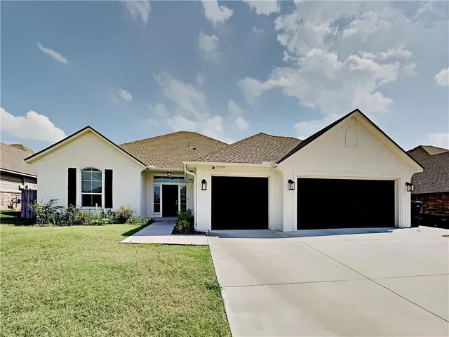 Front exterior — 8312 NW 160th Court, Edmond, OK 73013