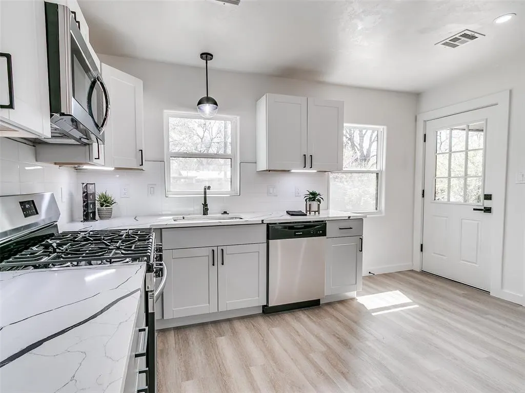 Photo 7 — 1002 Garver Street, Norman, OK 73069