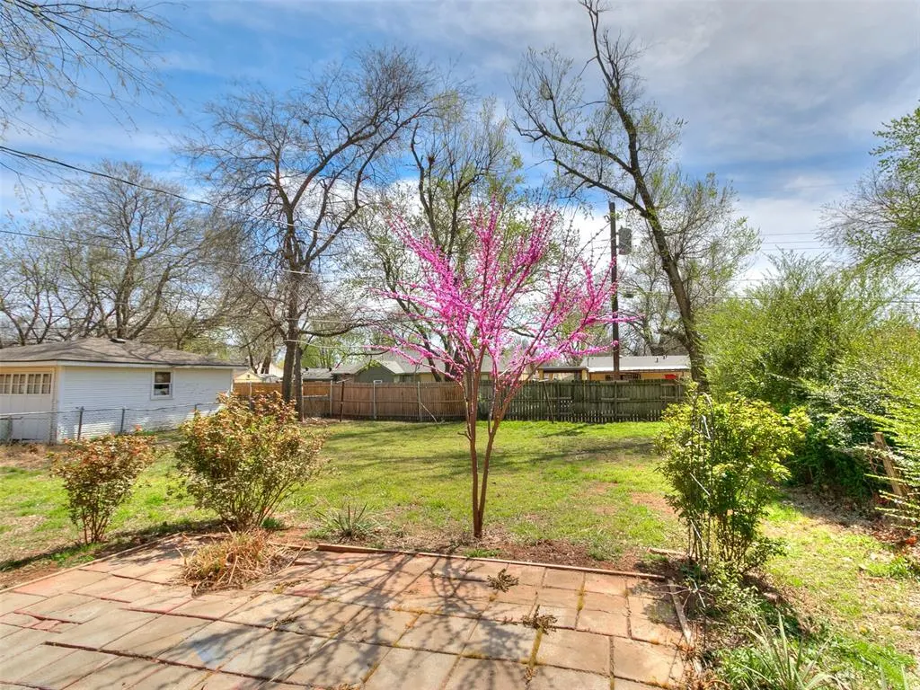 Photo 11 — 1002 Garver Street, Norman, OK 73069