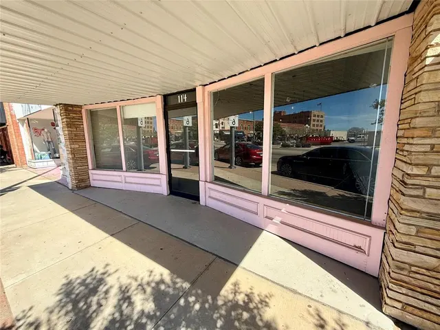 Photo 2 — 114 N Main Street, Altus, OK 73521
