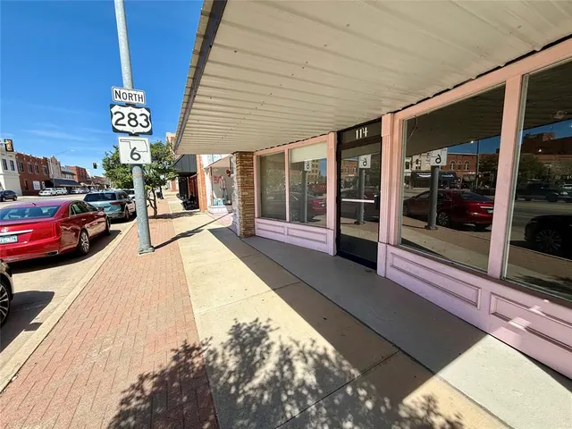 Photo 3 — 114 N Main Street, Altus, OK 73521